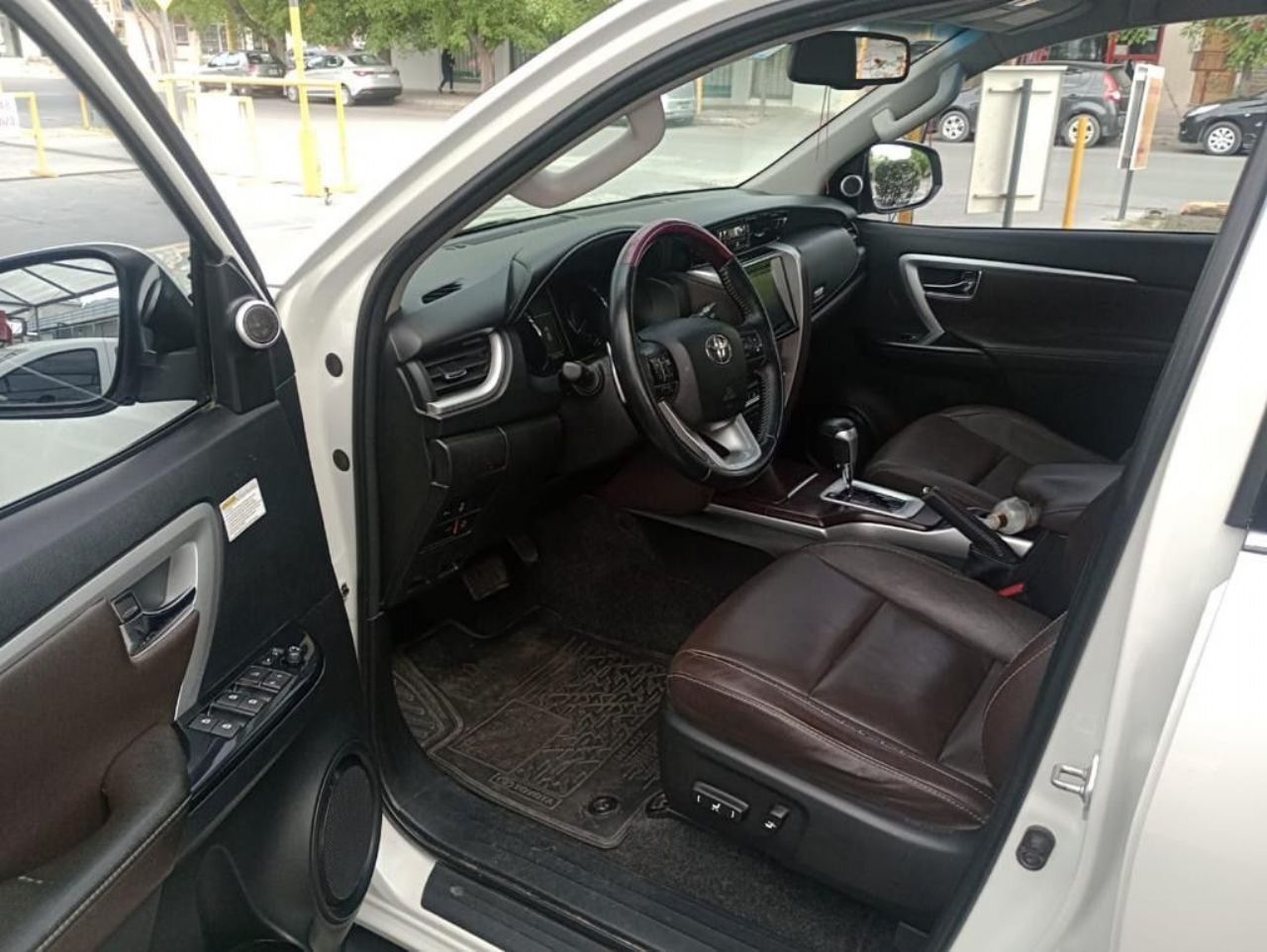 Toyota Hilux SW4 Usado en Mendoza, deRuedas