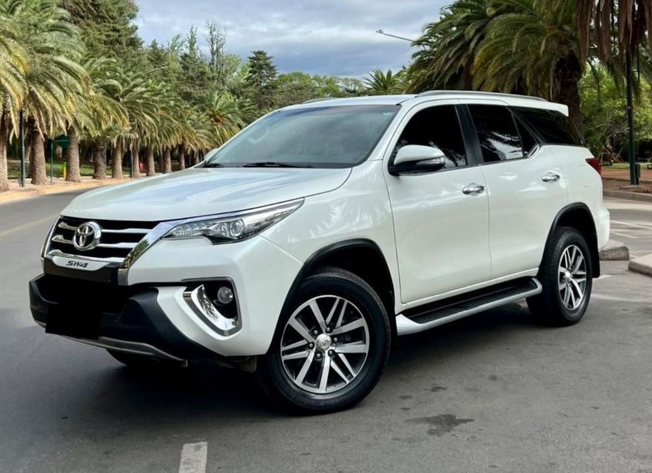 Toyota Hilux SW4 Usado en Mendoza, deRuedas
