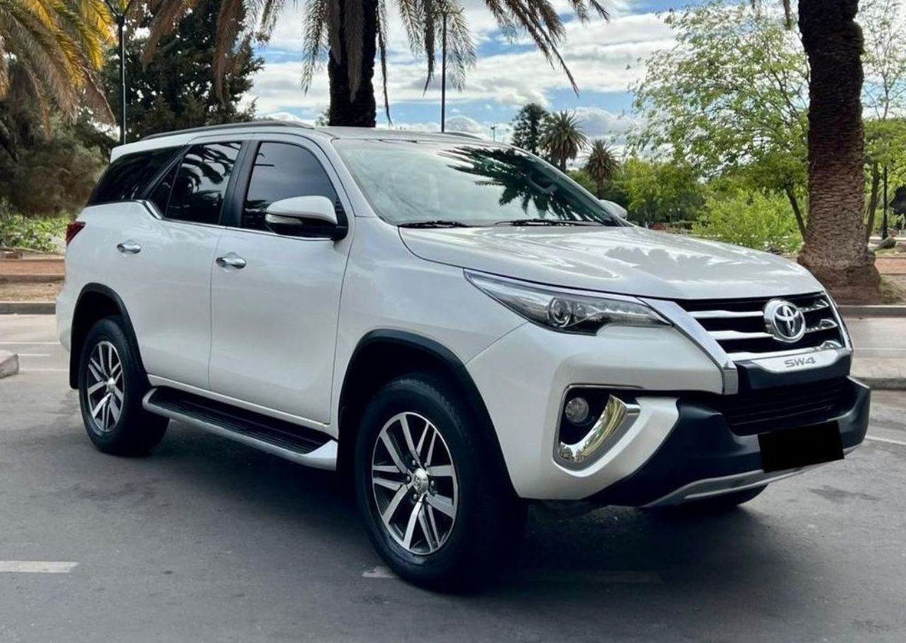 Toyota Hilux SW4 Usado en Mendoza, deRuedas
