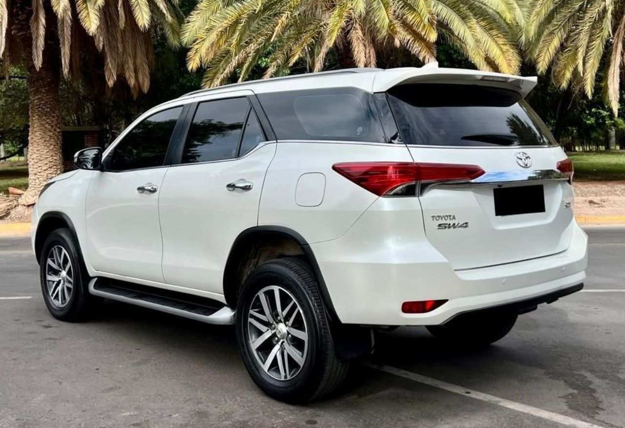 Toyota Hilux SW4 Usado en Mendoza, deRuedas