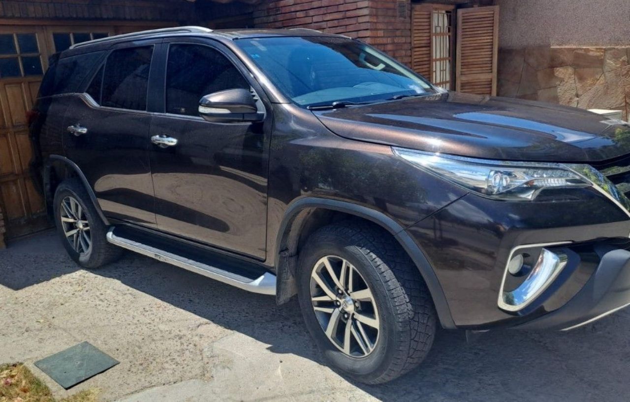Toyota Hilux SW4 Usado en Mendoza, deRuedas