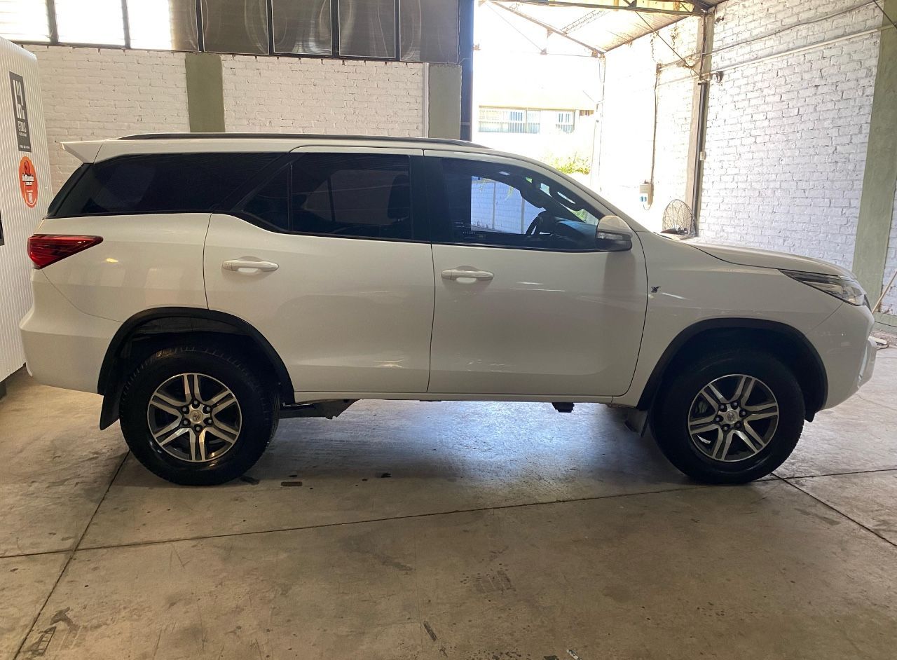 Toyota Hilux SW4 Usado en Mendoza, deRuedas