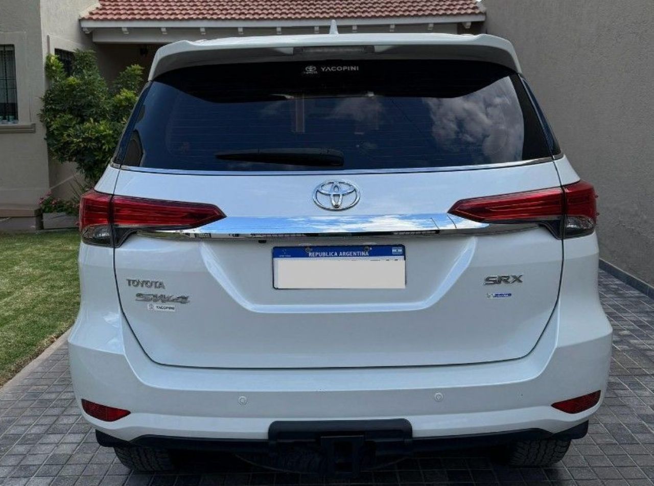 Toyota Hilux SW4 Usado en Mendoza, deRuedas