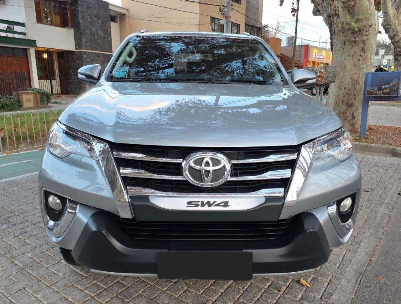 Toyota Hilux SW4 Usado en Mendoza, deRuedas