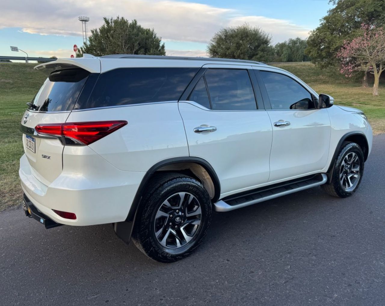 Toyota Hilux SW4 Usado Financiado en San Juan, deRuedas