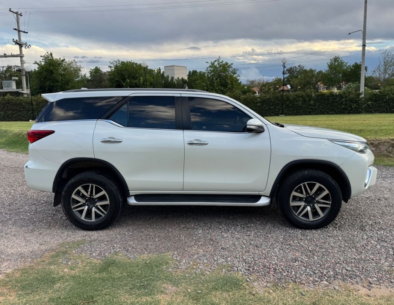 Toyota Hilux SW4 Usado en San Juan, deRuedas