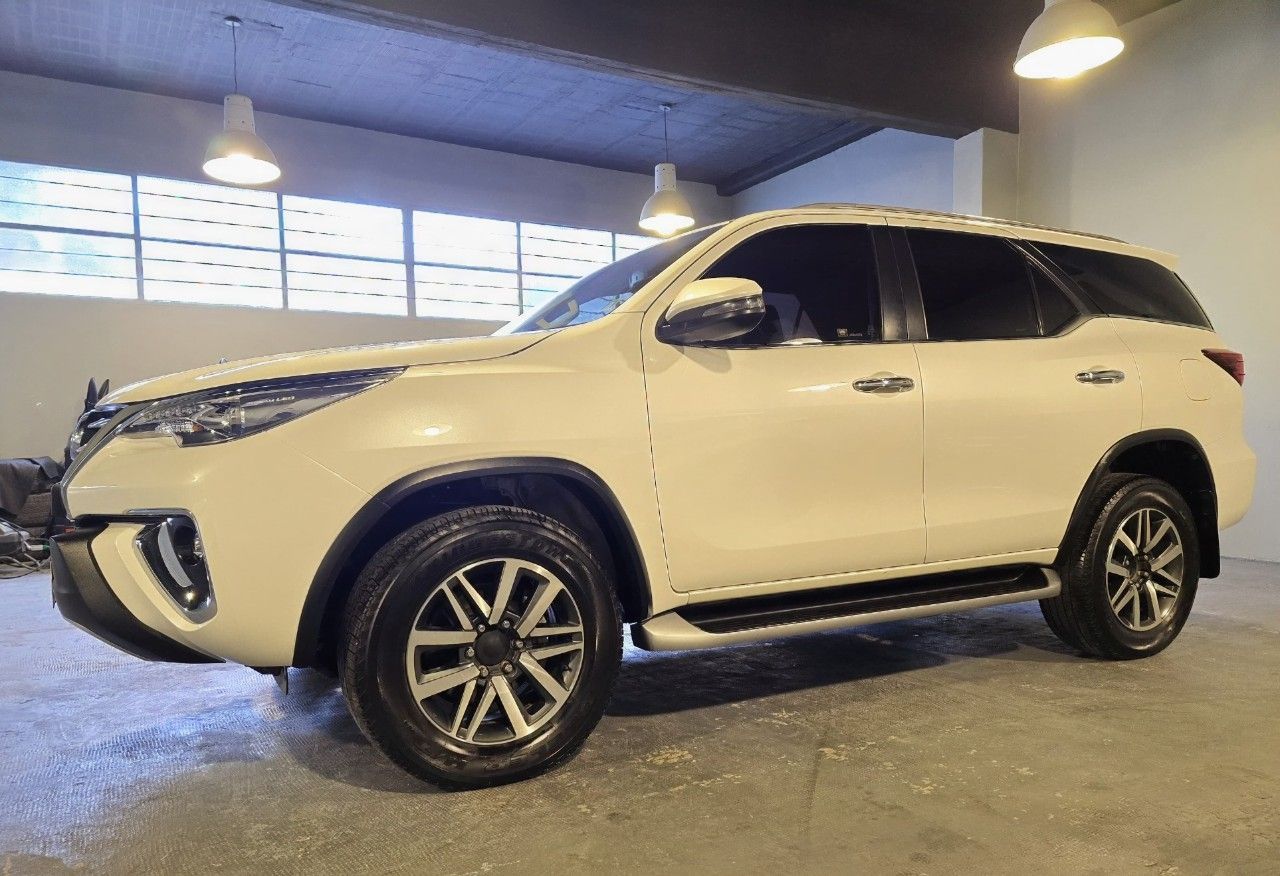 Toyota Hilux SW4 Usado Financiado en Mendoza, deRuedas