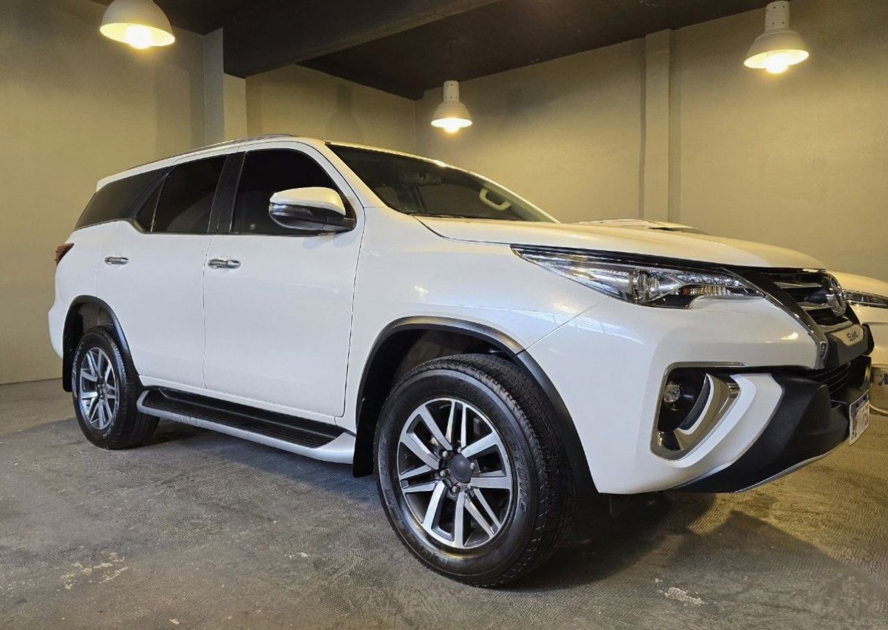 Toyota Hilux SW4 Usado Financiado en Mendoza, deRuedas