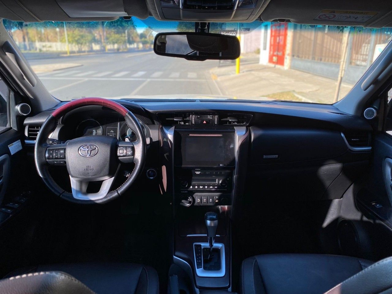 Toyota Hilux SW4 Usado Financiado en San Juan, deRuedas