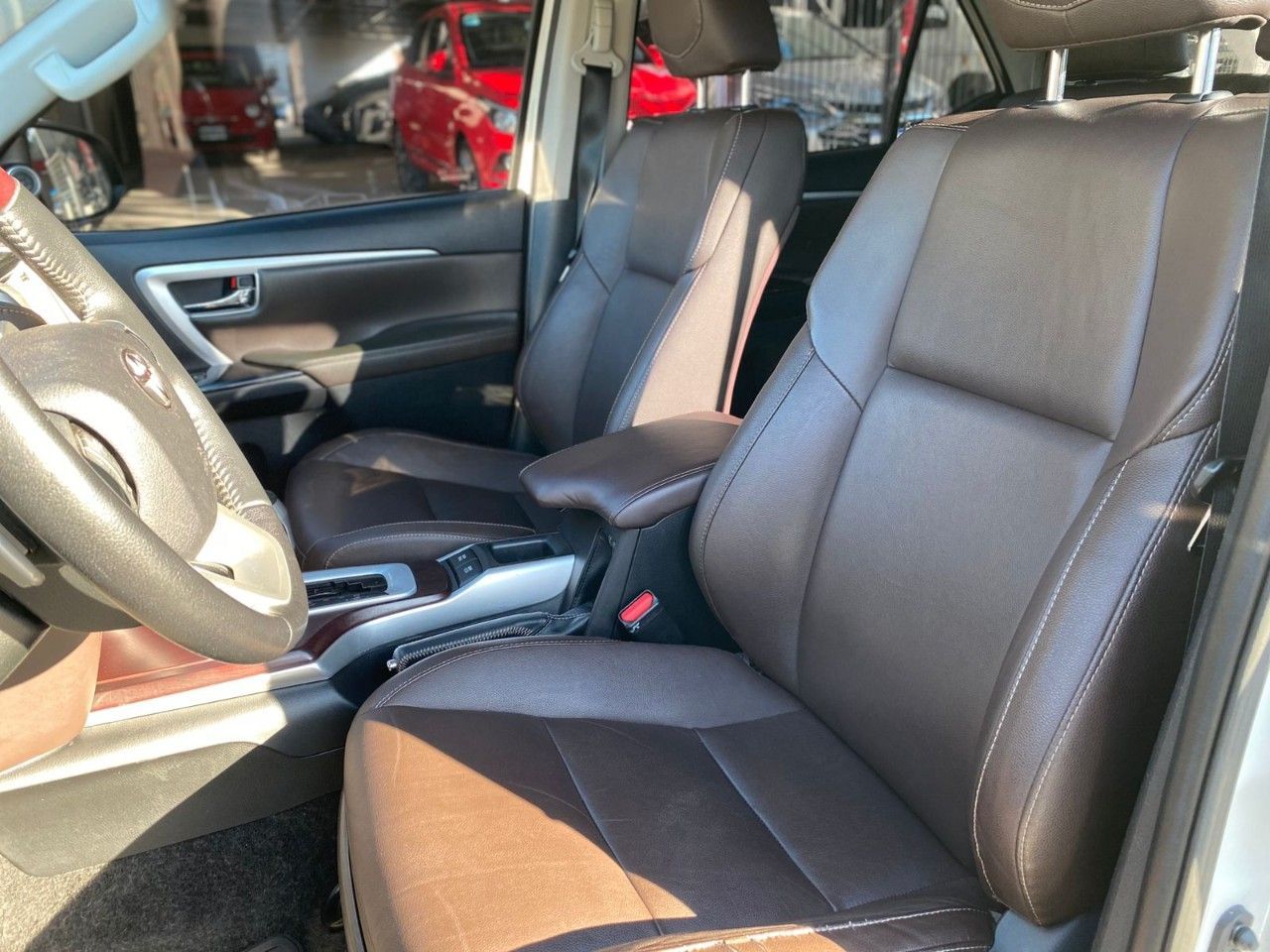 Toyota Hilux SW4 Usado Financiado en San Juan, deRuedas