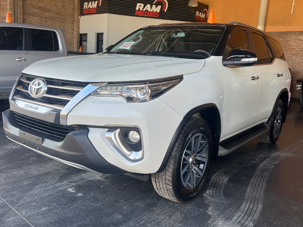 Toyota Hilux SW4 Usado Financiado en Mendoza, deRuedas