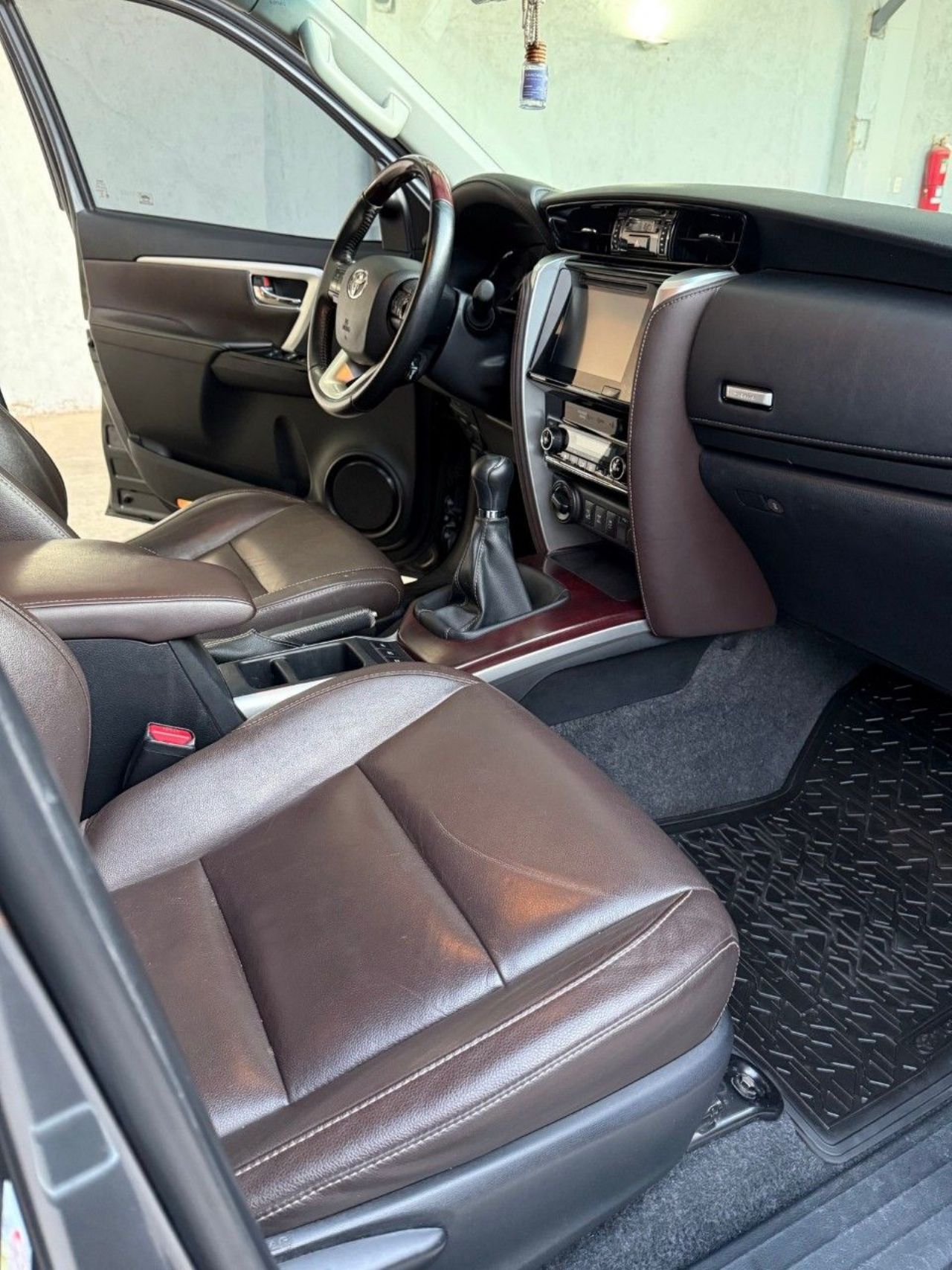Toyota Hilux SW4 Usado Financiado en Mendoza, deRuedas