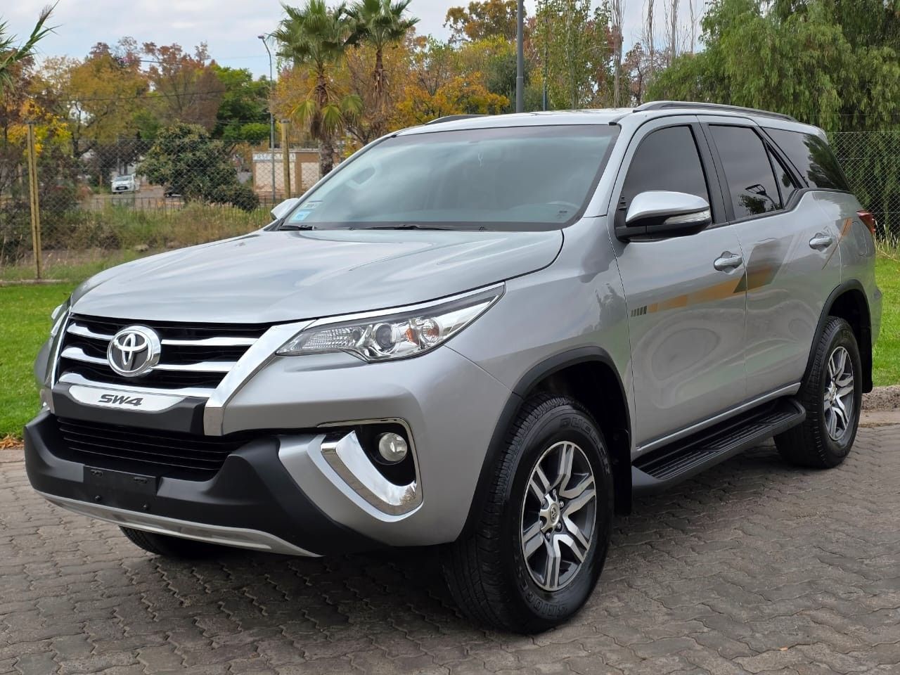 Toyota Hilux SW4 Usado en Mendoza, deRuedas