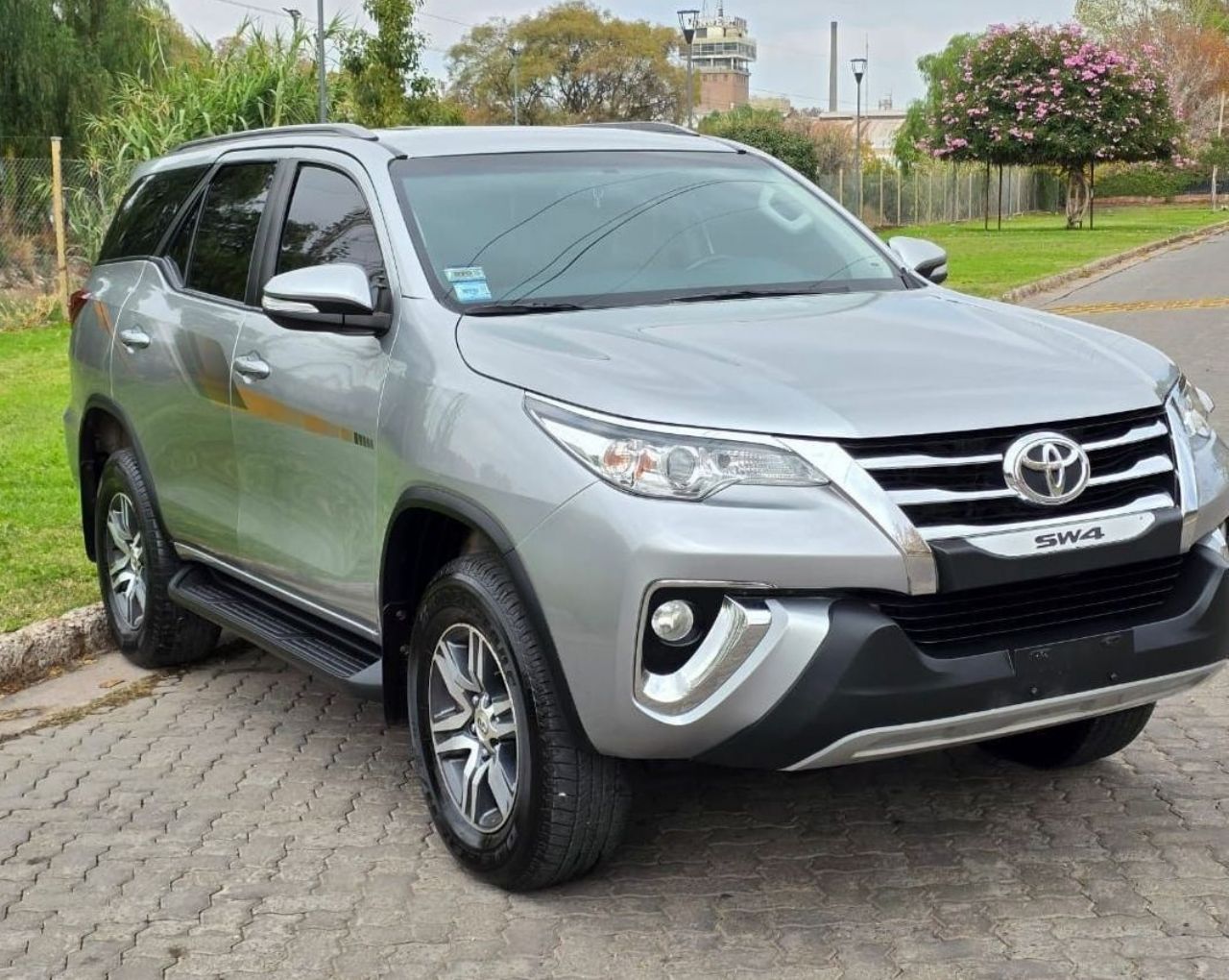 Toyota Hilux SW4 Usado en Mendoza, deRuedas