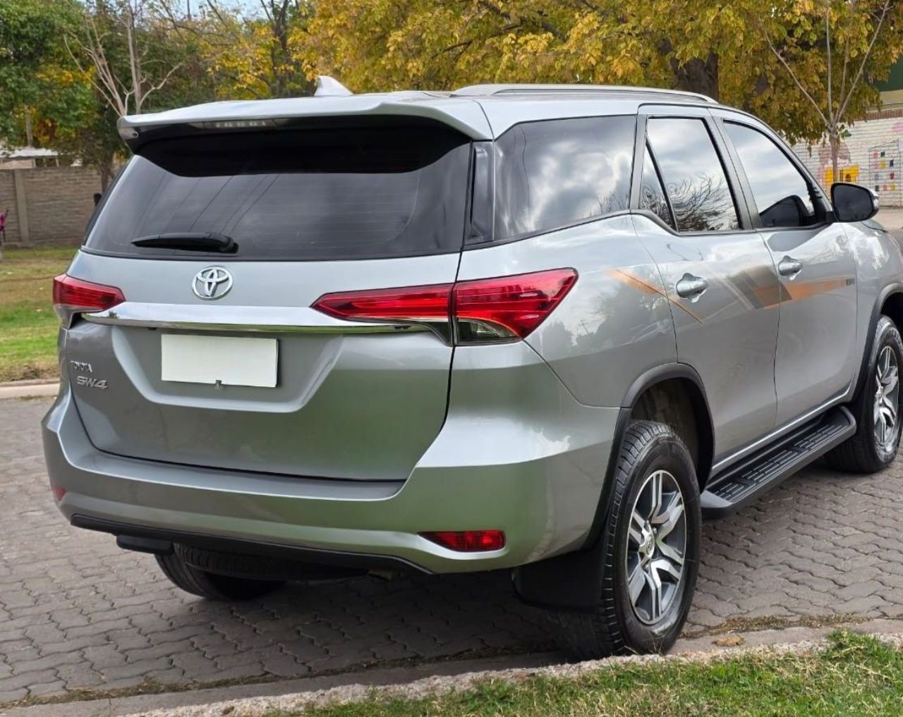 Toyota Hilux SW4 Usado en Mendoza, deRuedas