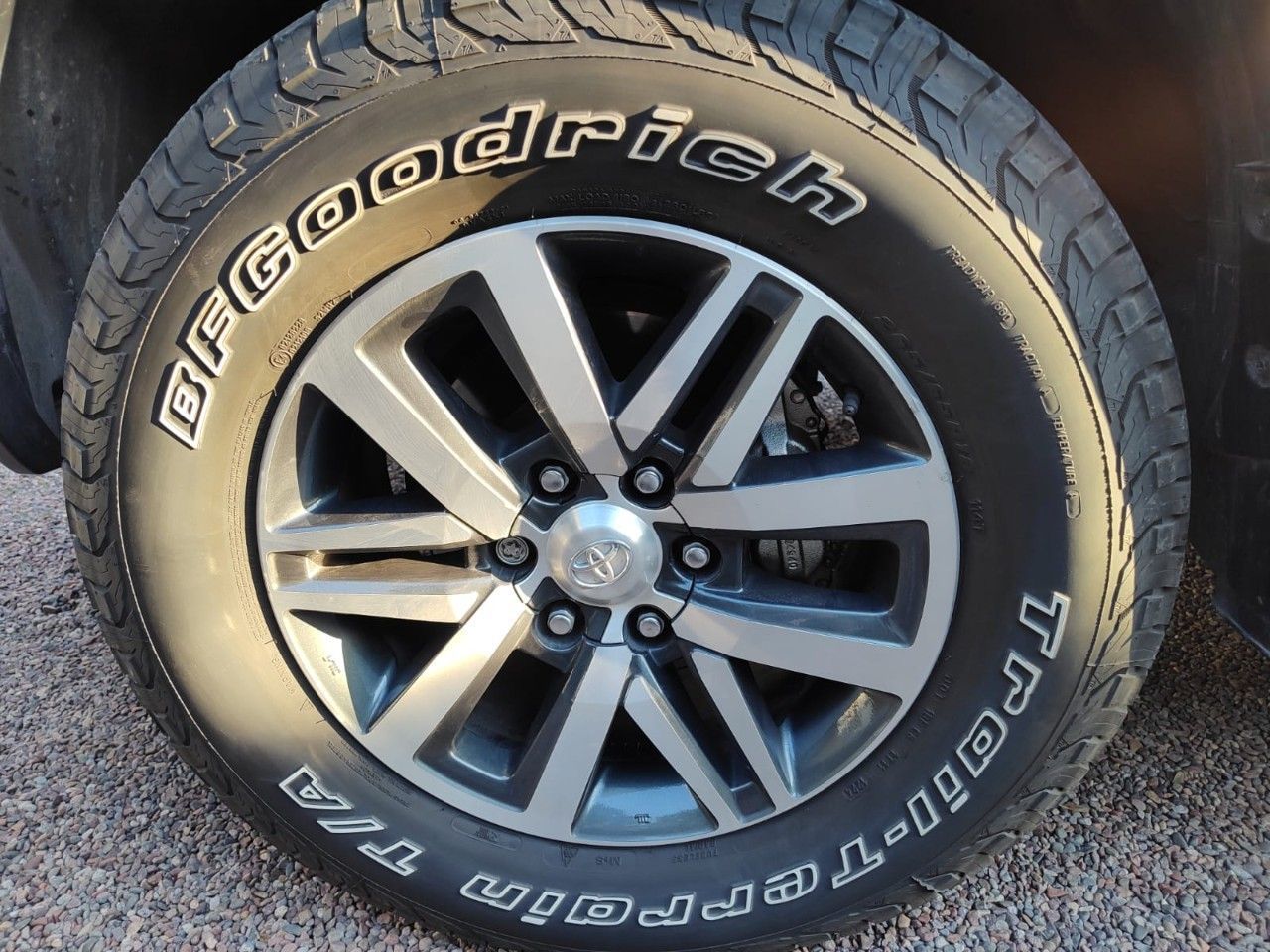 Toyota Hilux SW4 Usado en Mendoza, deRuedas