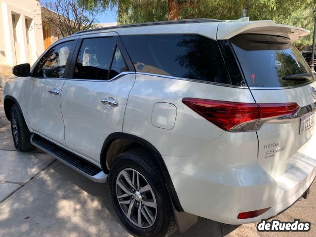 Toyota Hilux SW4 Usado en Mendoza, deRuedas