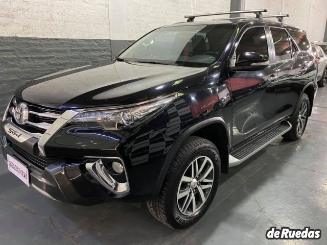 Toyota Hilux SW4 Usado en San Juan, deRuedas