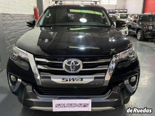 Toyota Hilux SW4 Usado en San Juan, deRuedas