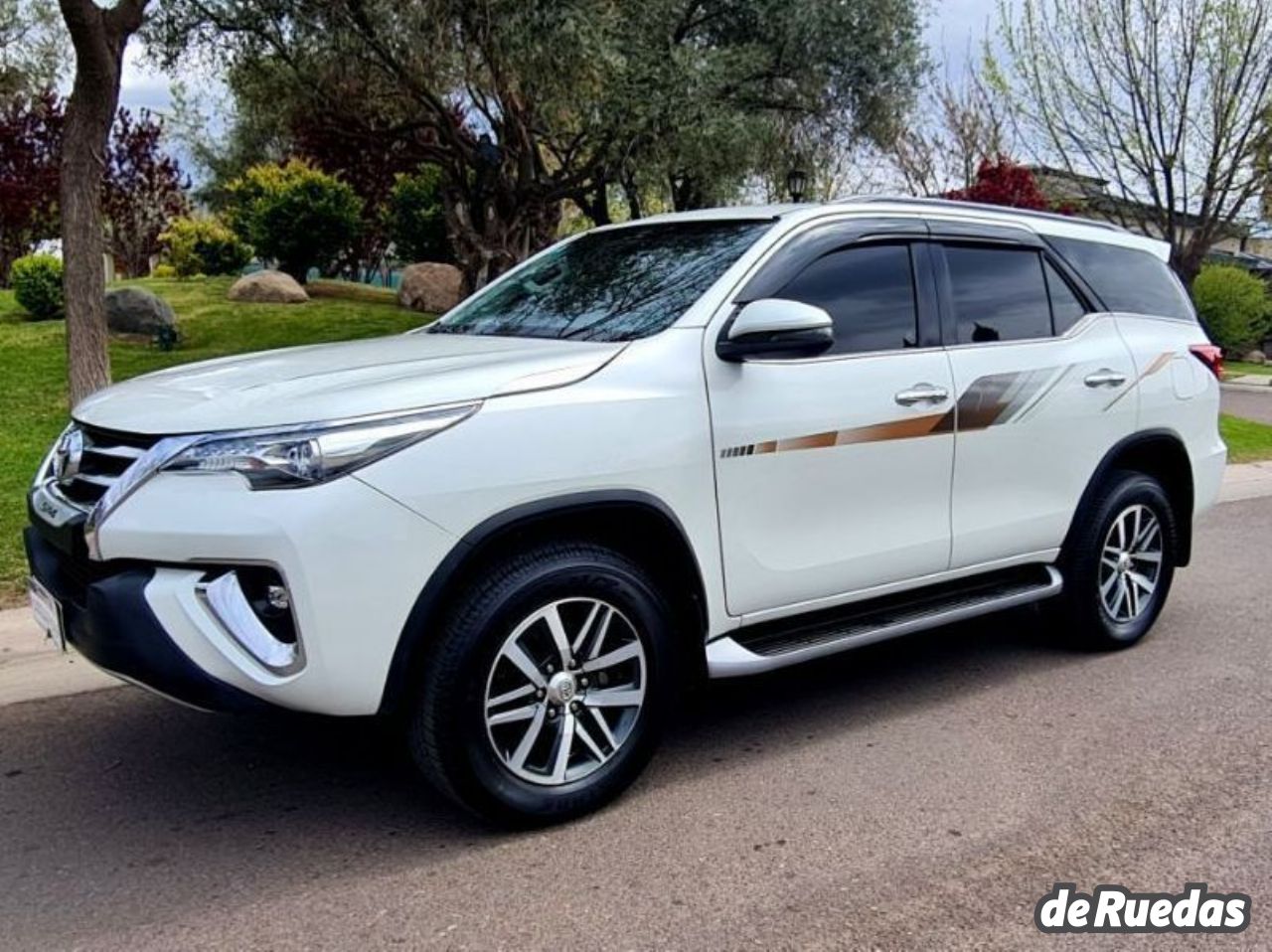 Toyota Hilux SW4 Usado en Mendoza, deRuedas