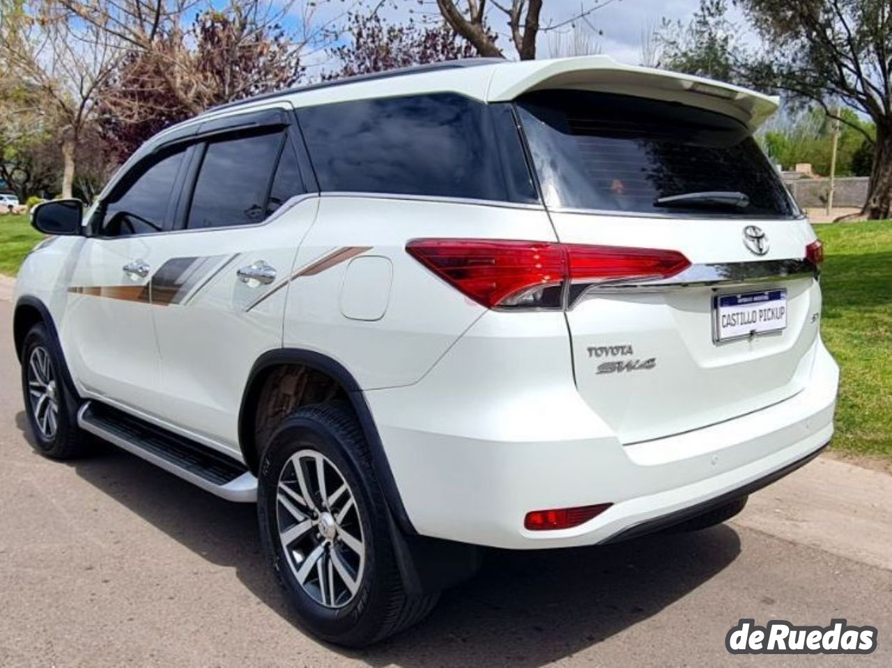 Toyota Hilux SW4 Usado en Mendoza, deRuedas