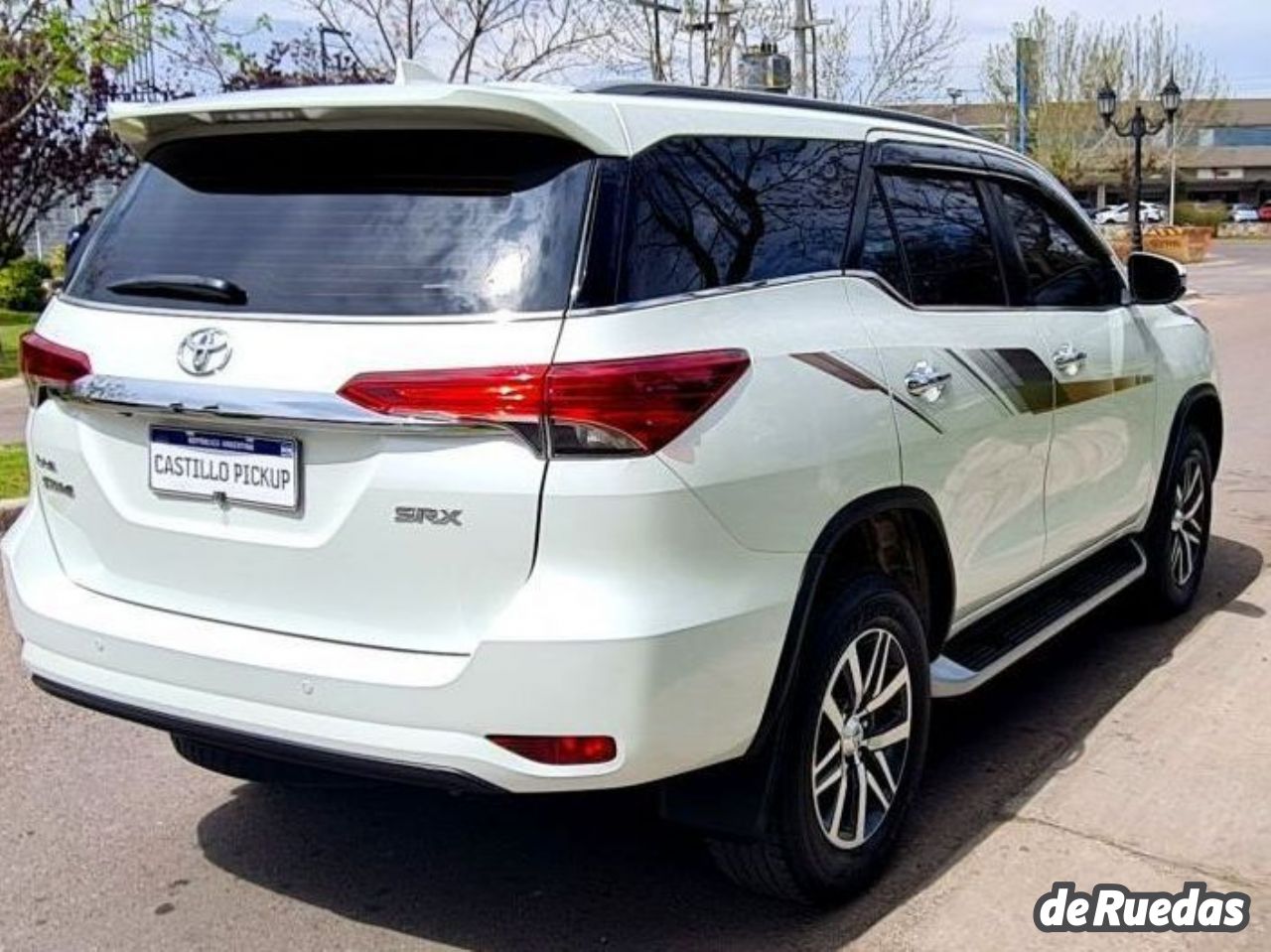 Toyota Hilux SW4 Usado en Mendoza, deRuedas