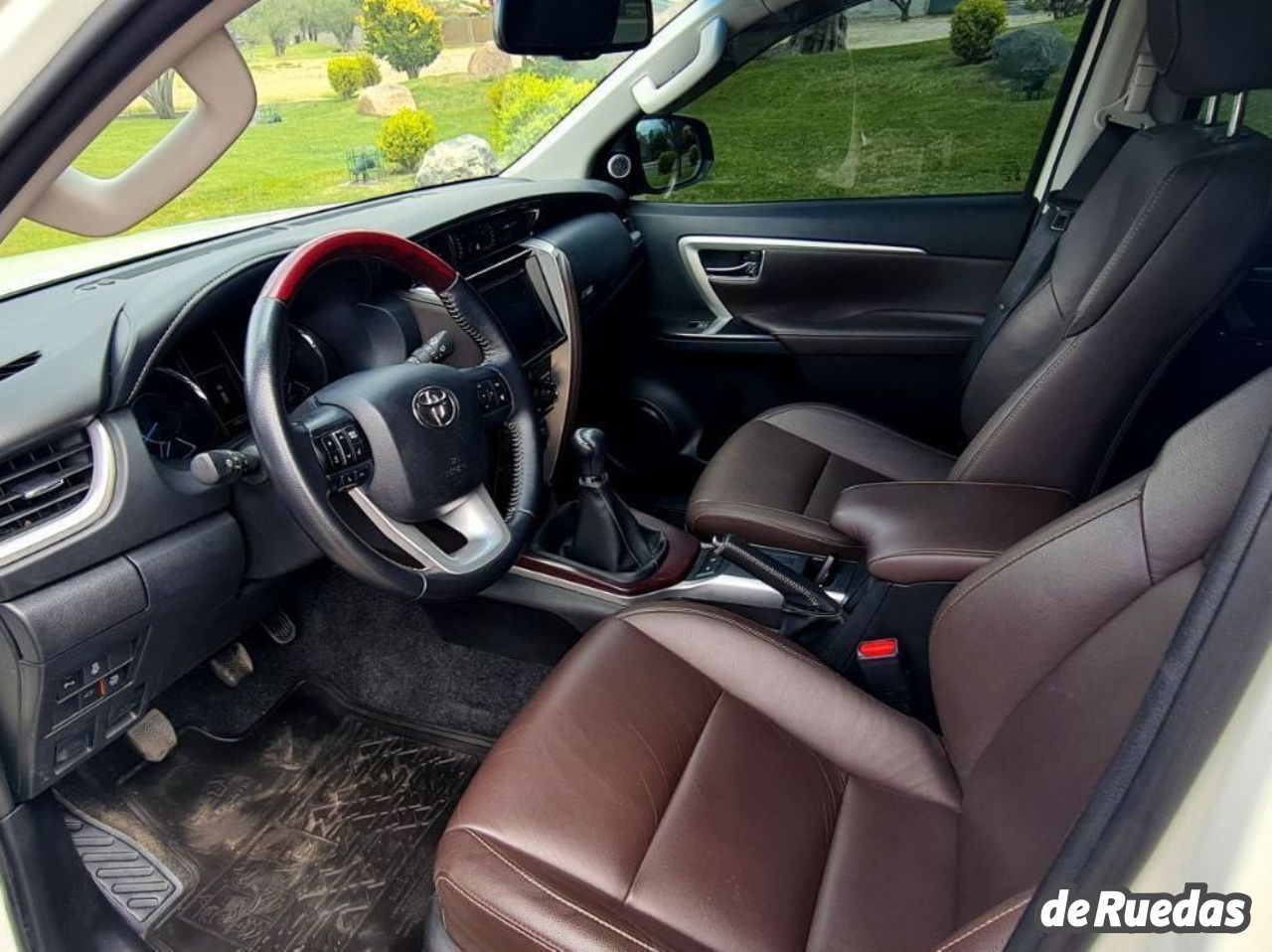 Toyota Hilux SW4 Usado en Mendoza, deRuedas