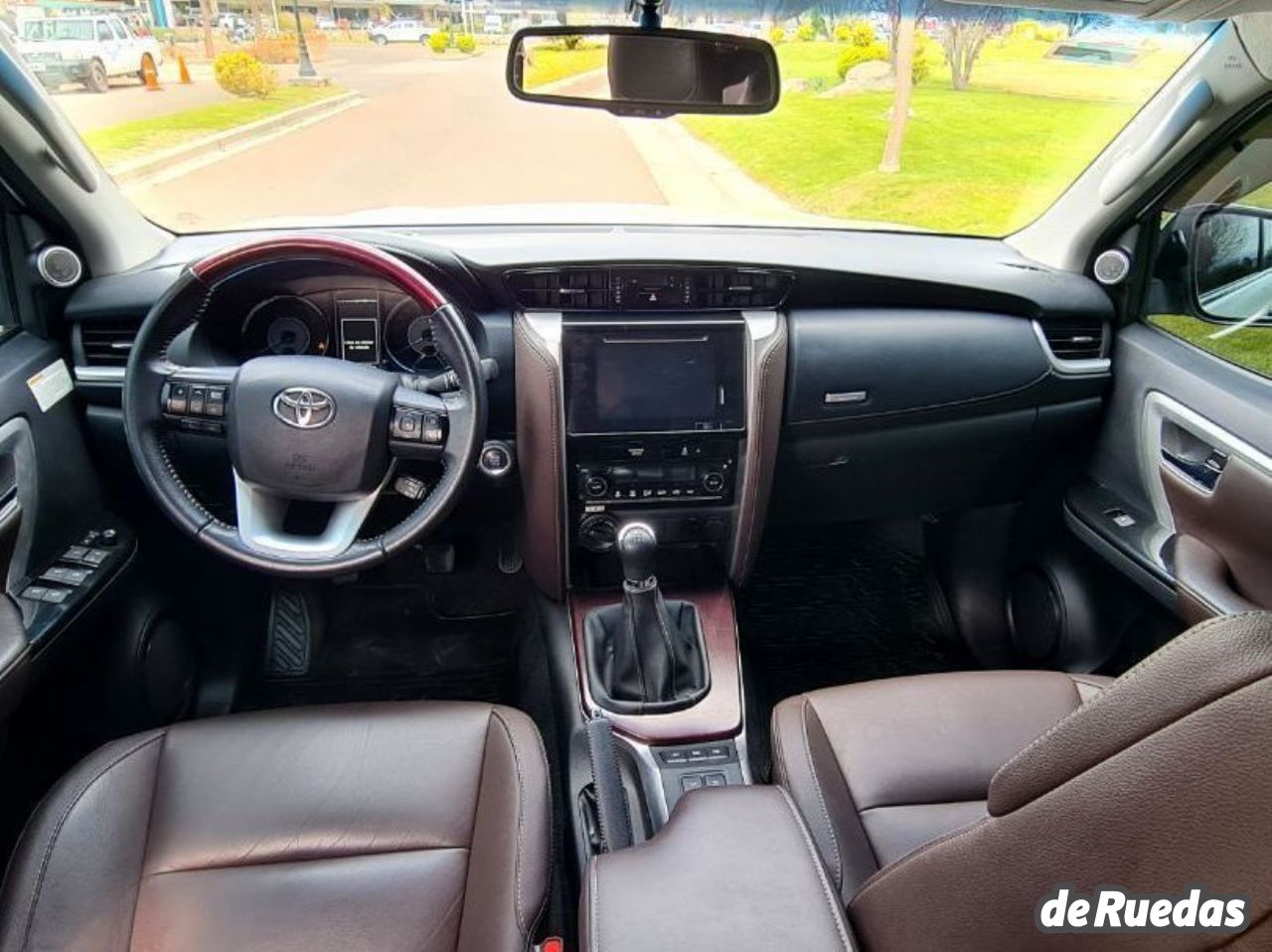 Toyota Hilux SW4 Usado en Mendoza, deRuedas