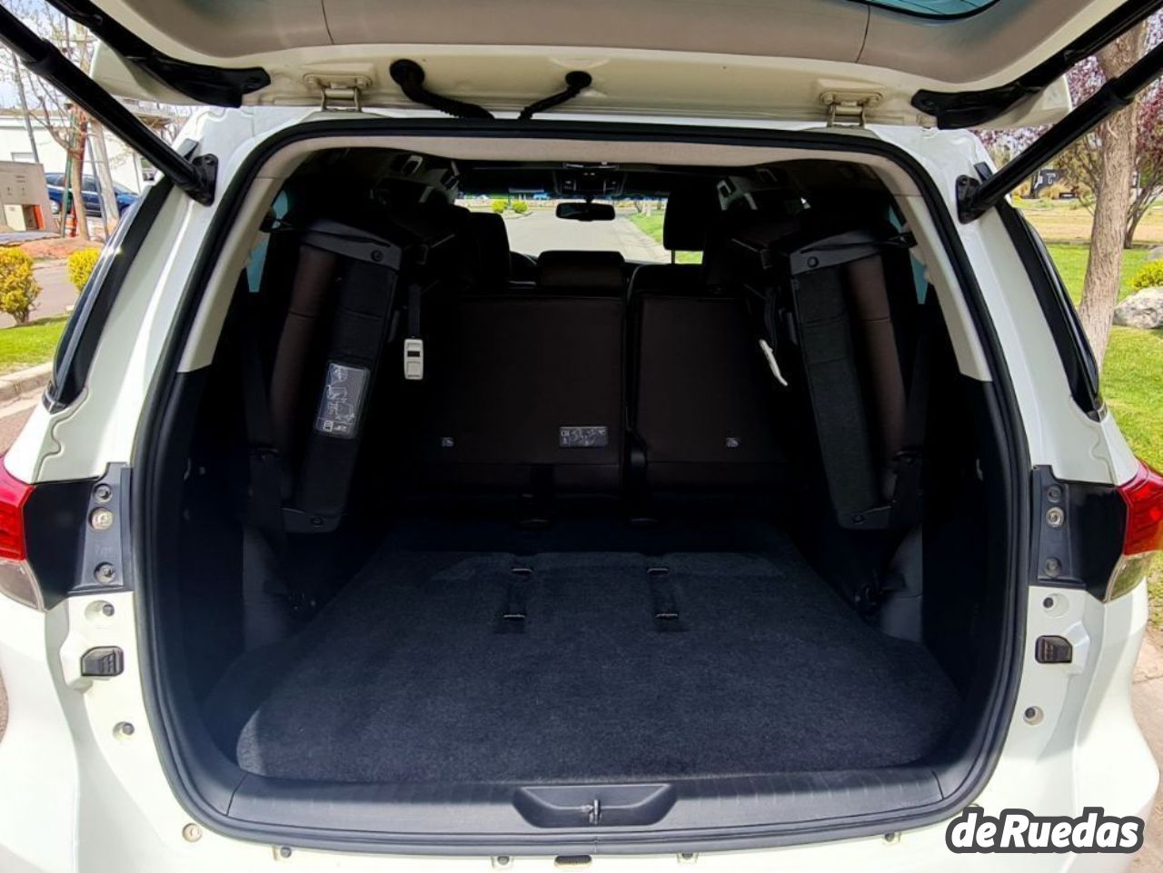Toyota Hilux SW4 Usado en Mendoza, deRuedas