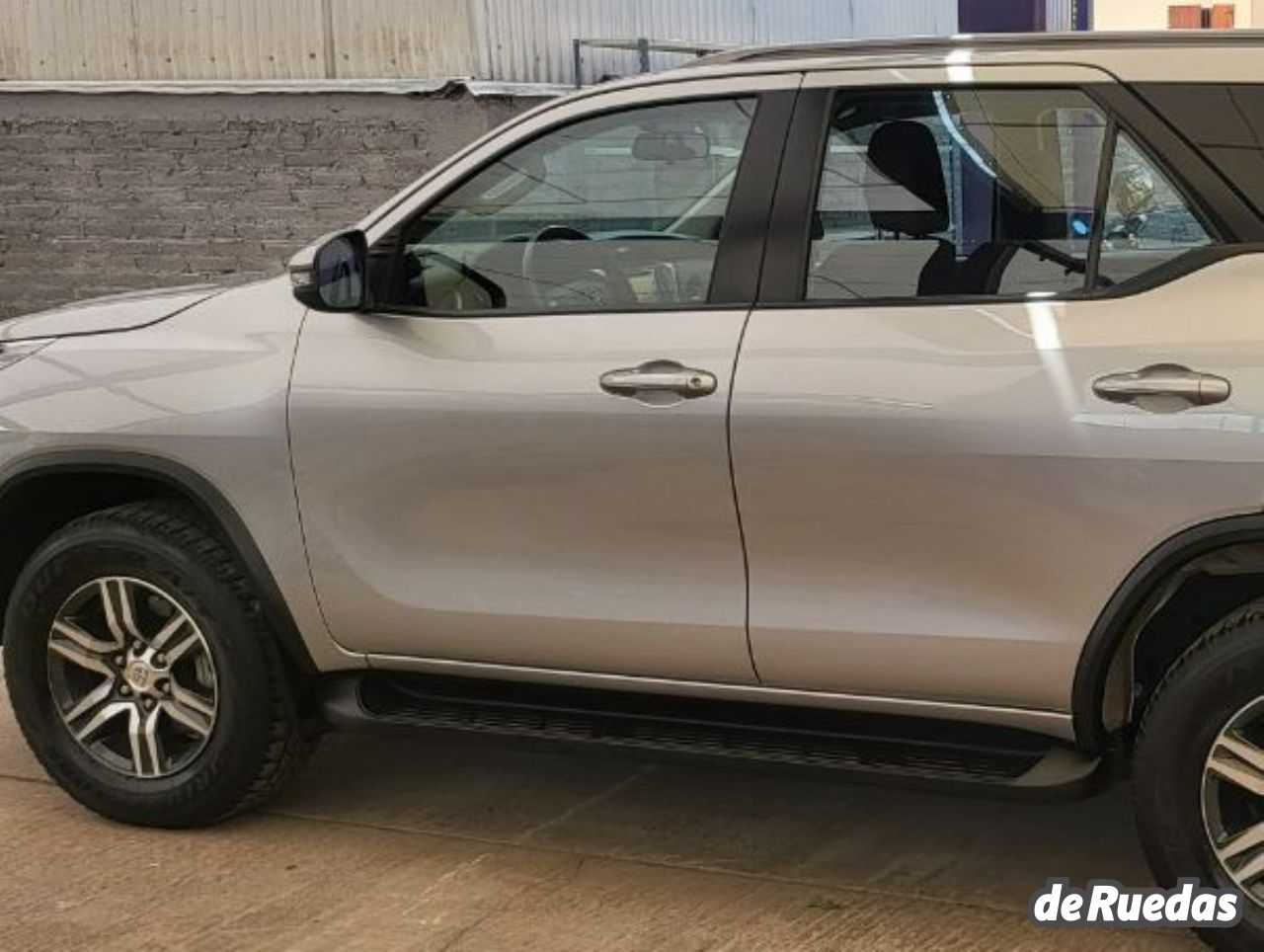 Toyota Hilux SW4 Usado en San Juan, deRuedas