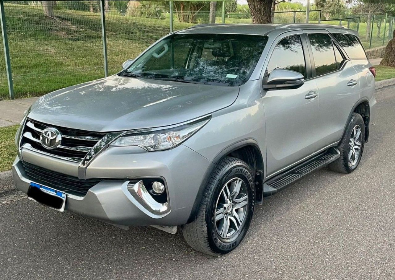 Toyota Hilux SW4 Usado en Mendoza, deRuedas