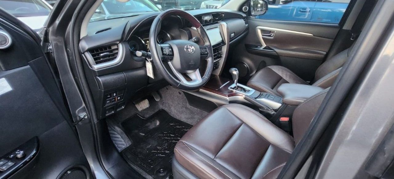 Toyota Hilux SW4 Usado Financiado en Córdoba, deRuedas