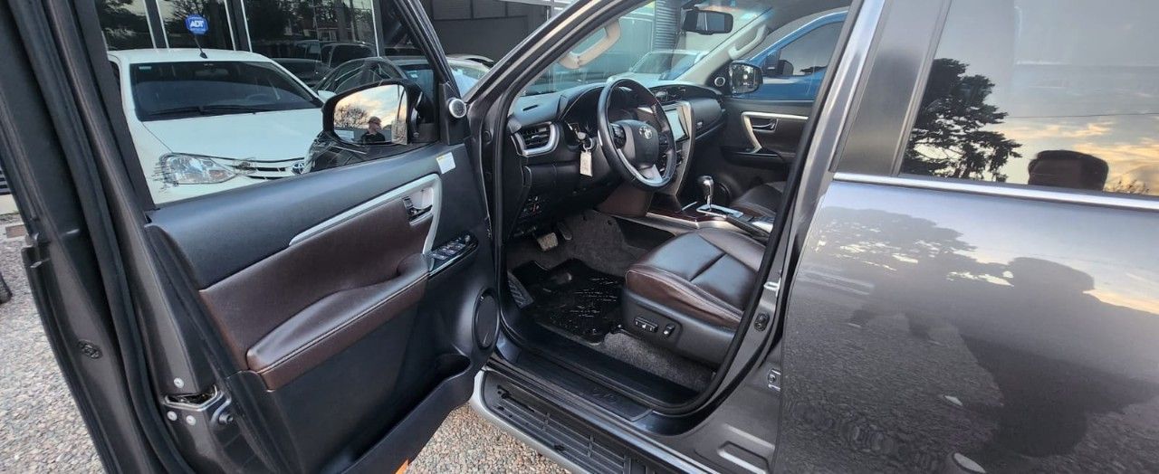 Toyota Hilux SW4 Usado Financiado en Córdoba, deRuedas
