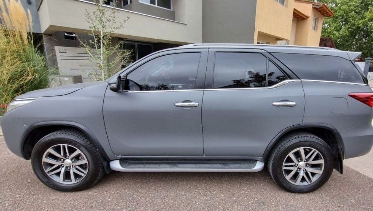 Toyota Hilux SW4 Usado en Mendoza, deRuedas