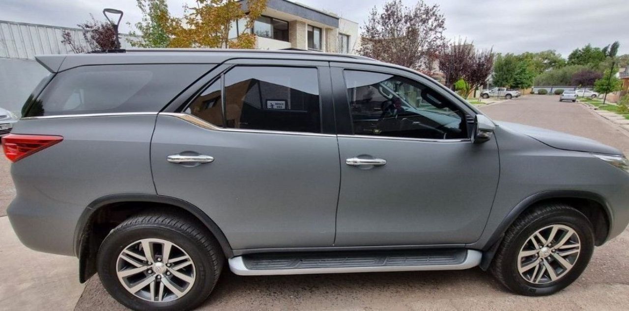 Toyota Hilux SW4 Usado en Mendoza, deRuedas