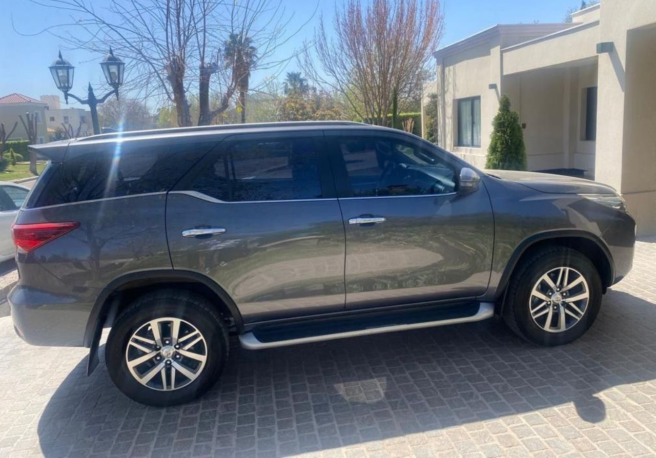 Toyota Hilux SW4 Usado en Mendoza, deRuedas