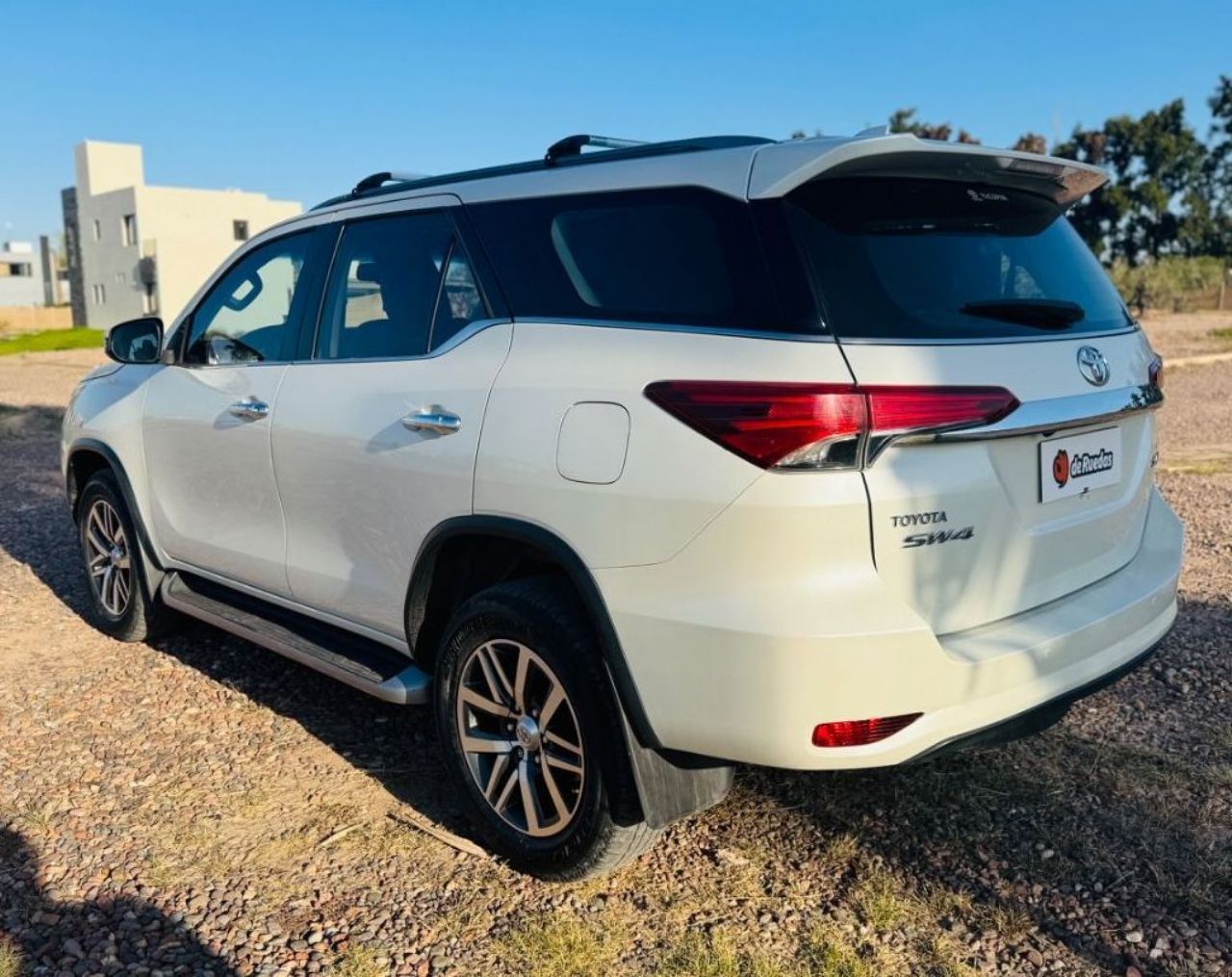 Toyota Hilux SW4 Usado Financiado en Mendoza, deRuedas