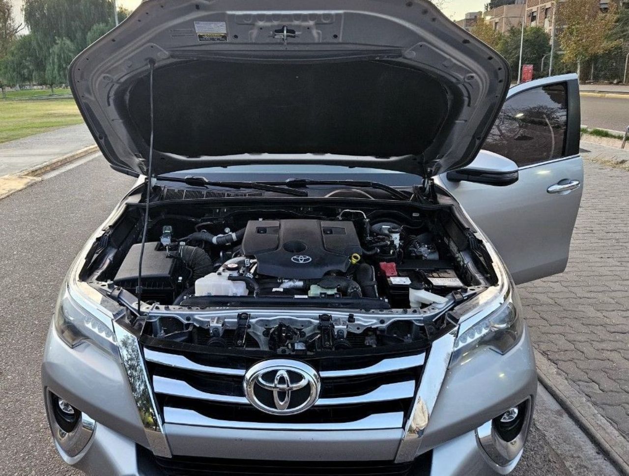 Toyota Hilux SW4 Usado Financiado en Mendoza, deRuedas