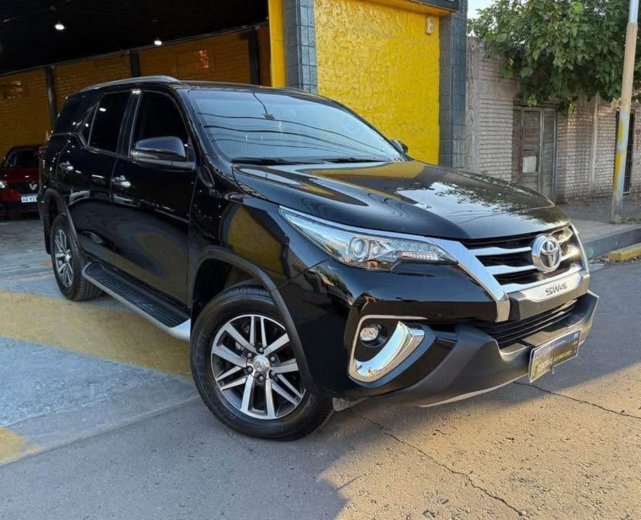 Toyota Hilux SW4 Usado Financiado en San Juan, deRuedas