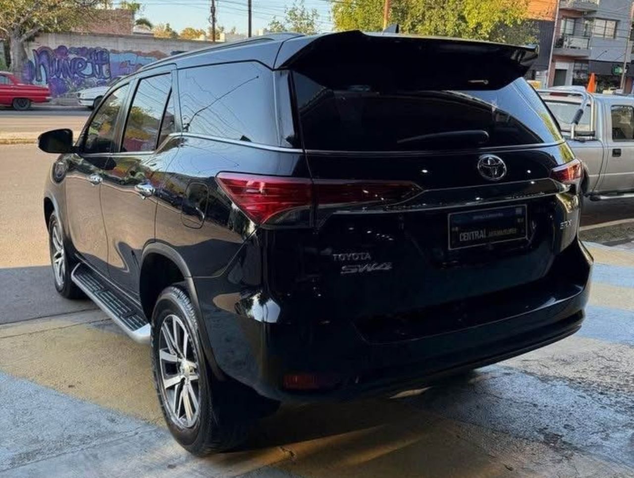 Toyota Hilux SW4 Usado Financiado en San Juan, deRuedas