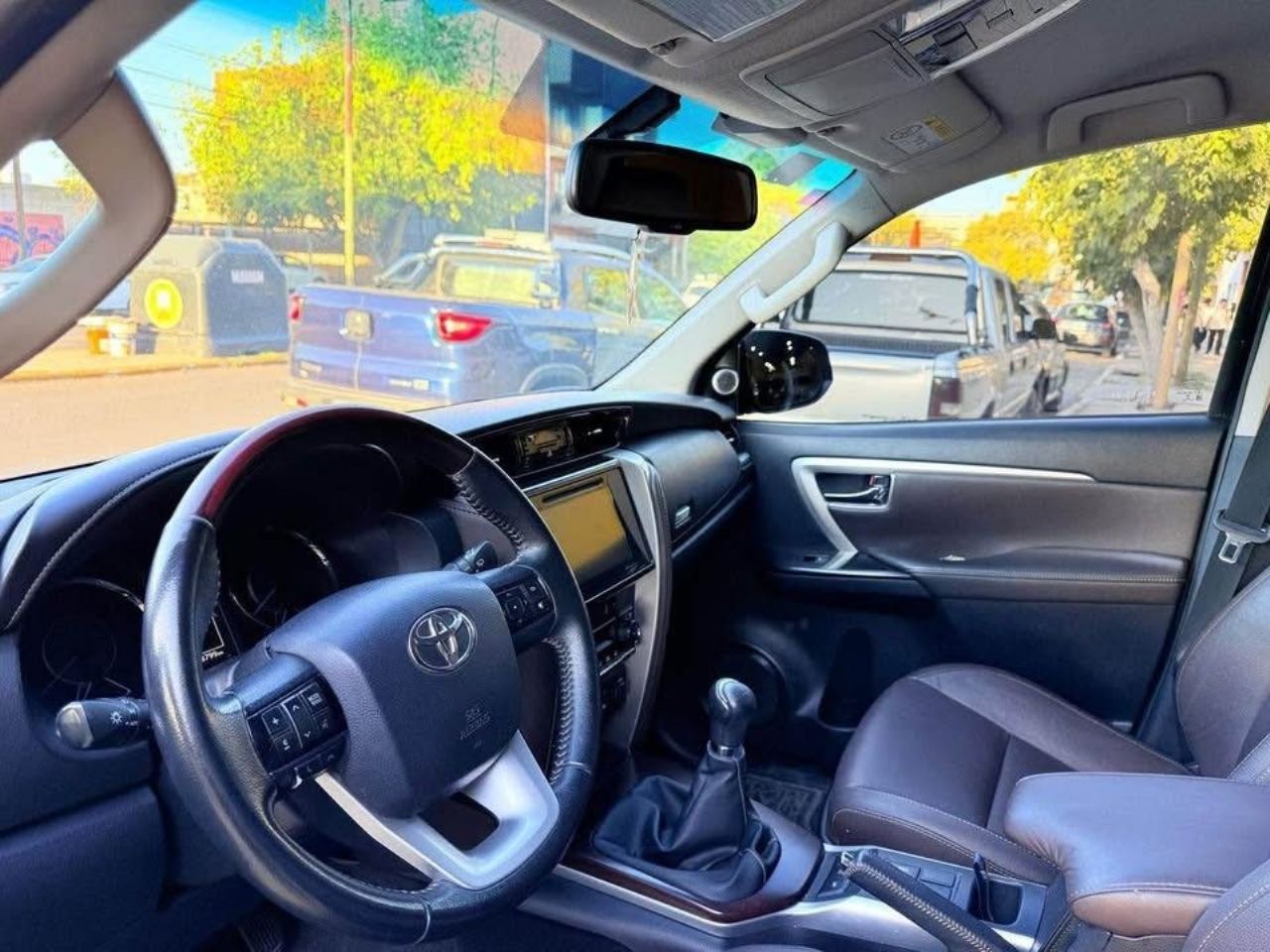 Toyota Hilux SW4 Usado Financiado en San Juan, deRuedas