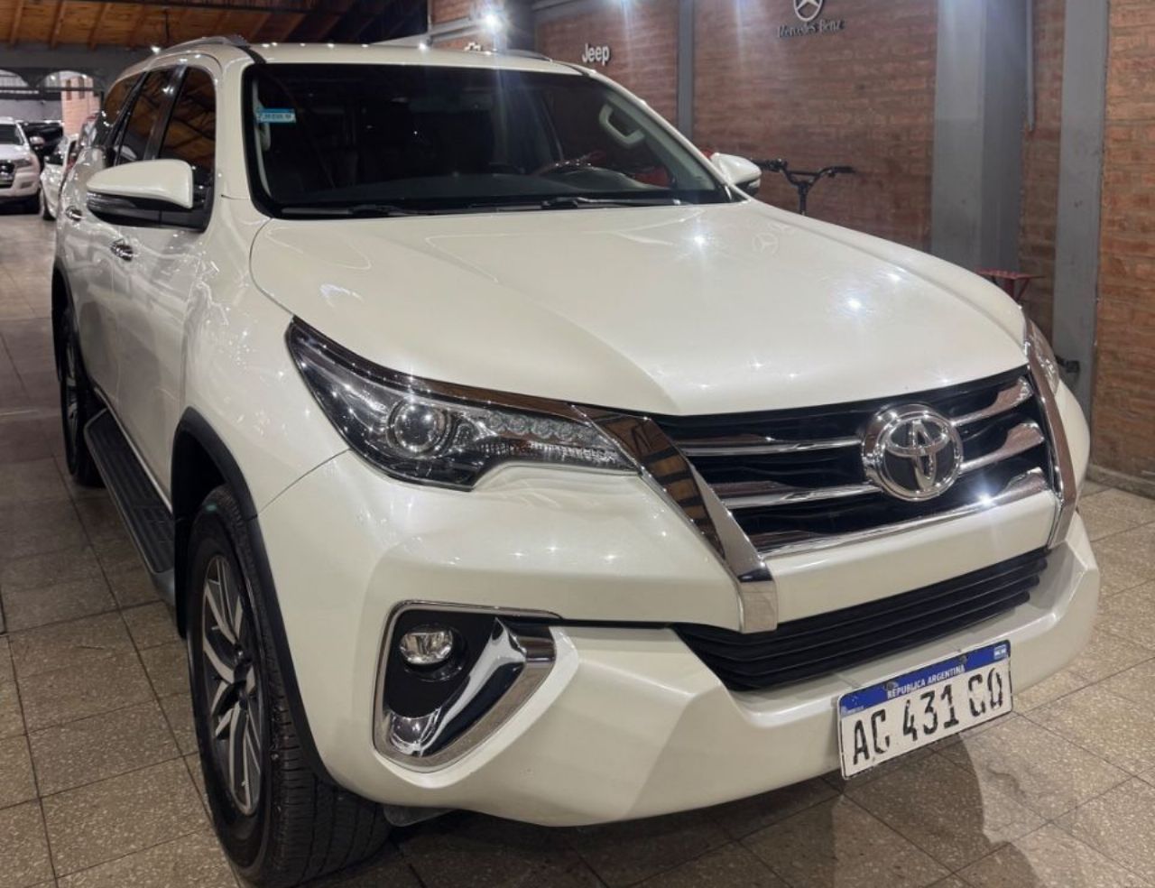 Toyota Hilux SW4 Usado Financiado en San Juan, deRuedas