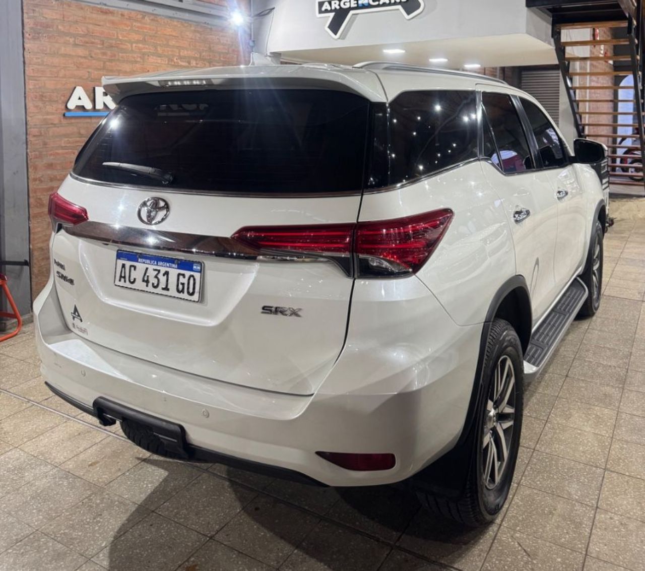 Toyota Hilux SW4 Usado Financiado en San Juan, deRuedas