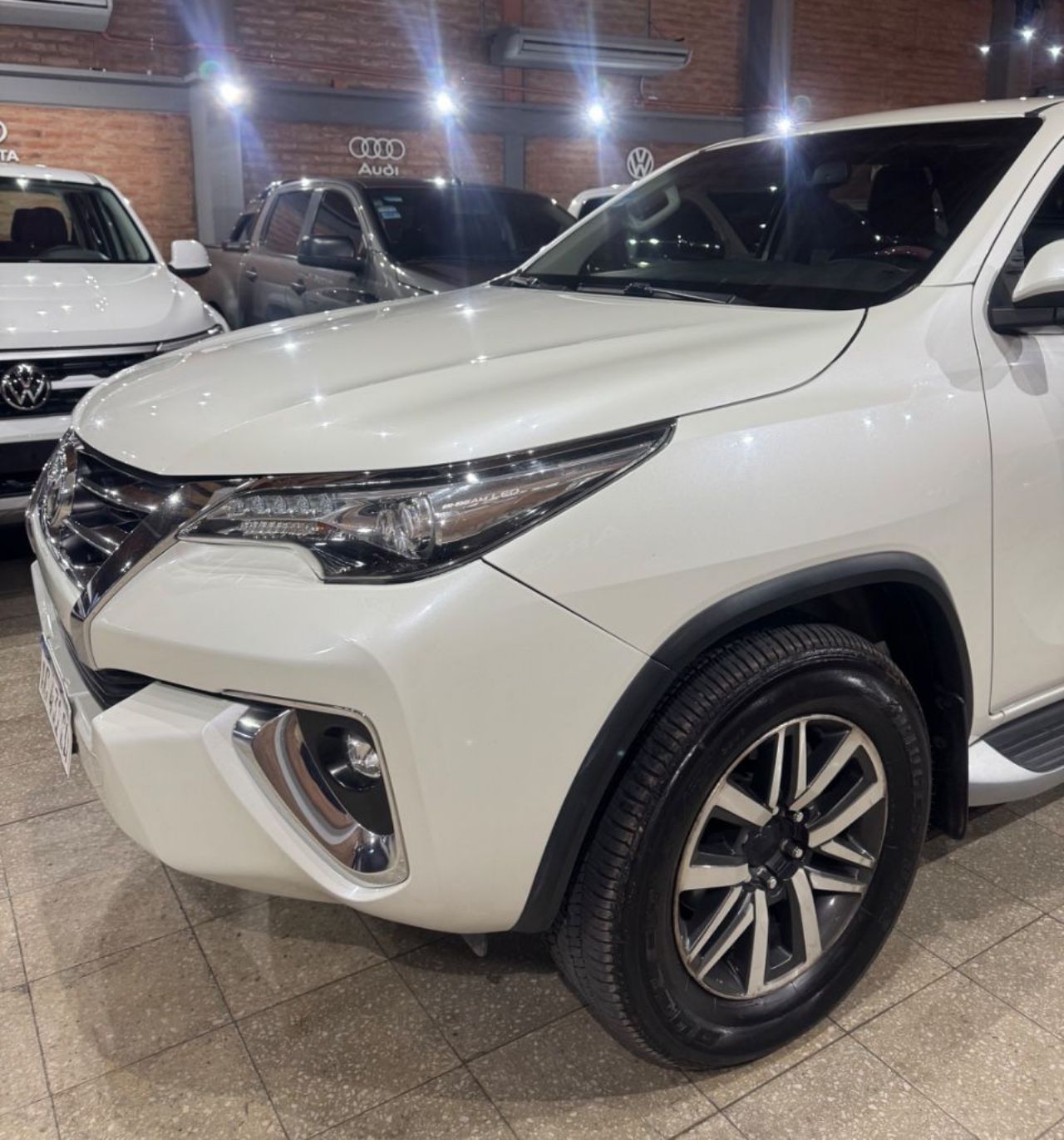 Toyota Hilux SW4 Usado Financiado en San Juan, deRuedas