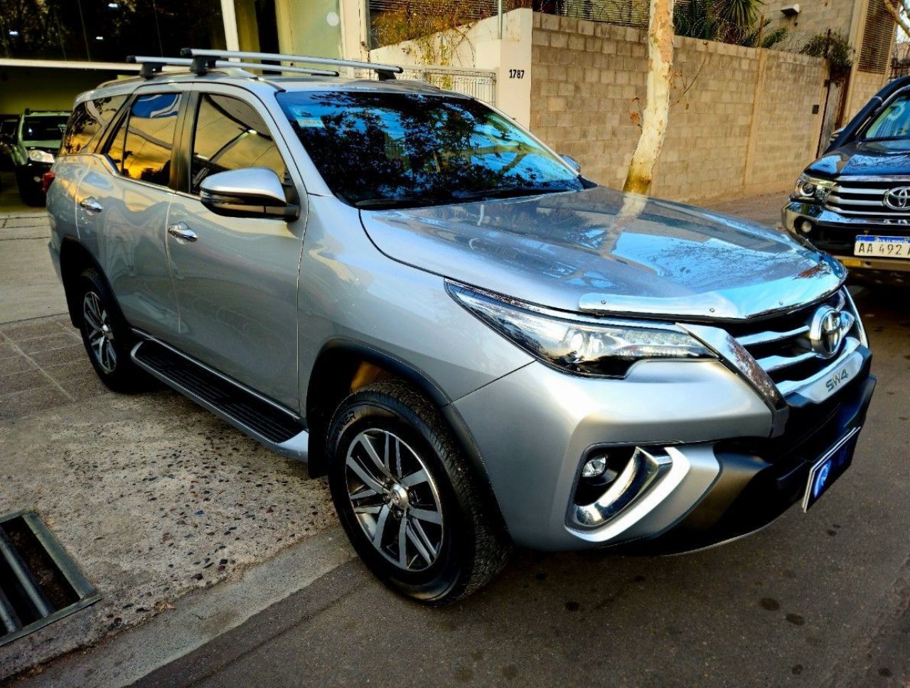 Toyota Hilux SW4 Usado Financiado en Mendoza, deRuedas