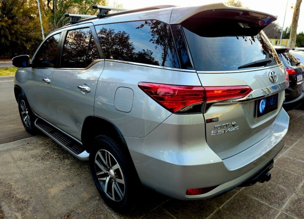 Toyota Hilux SW4 Usado Financiado en Mendoza, deRuedas