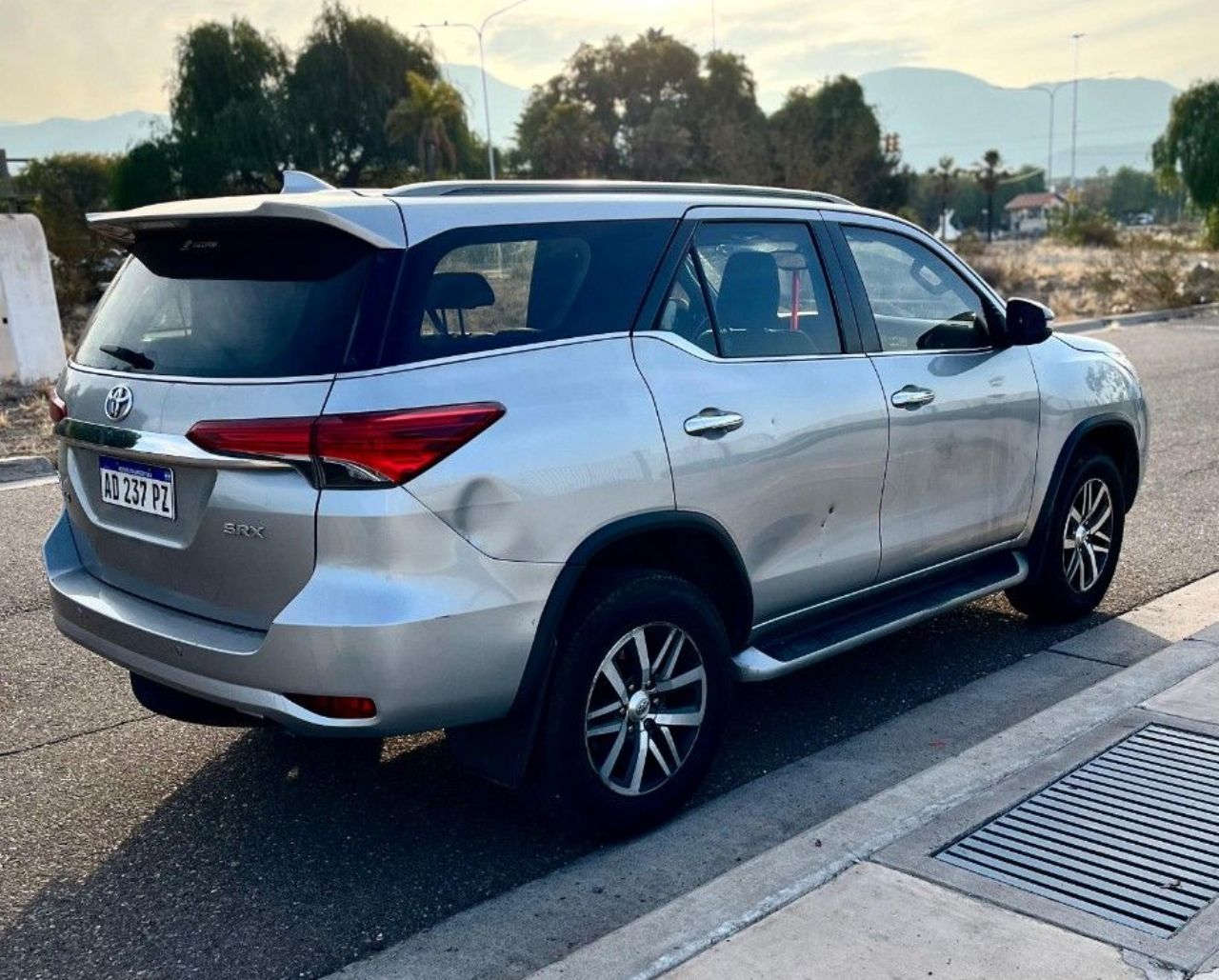 Toyota Hilux SW4 Usado en Mendoza, deRuedas
