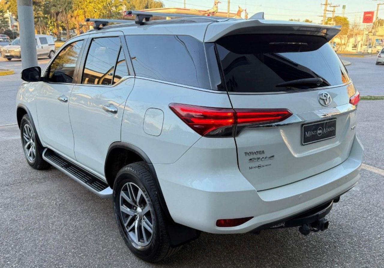 Toyota Hilux SW4 Usado Financiado en Córdoba, deRuedas