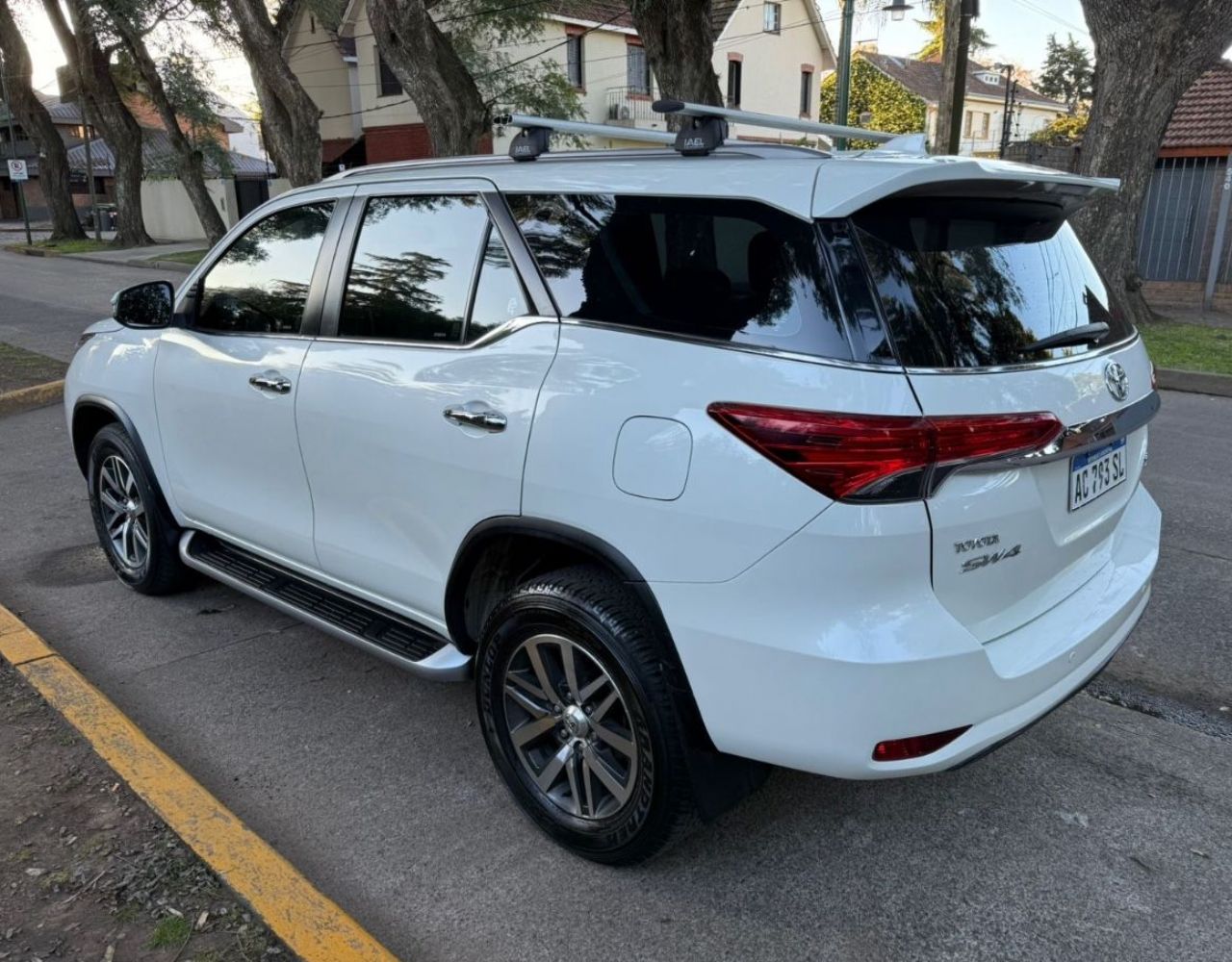 Toyota Hilux SW4 Usado en Buenos Aires, deRuedas