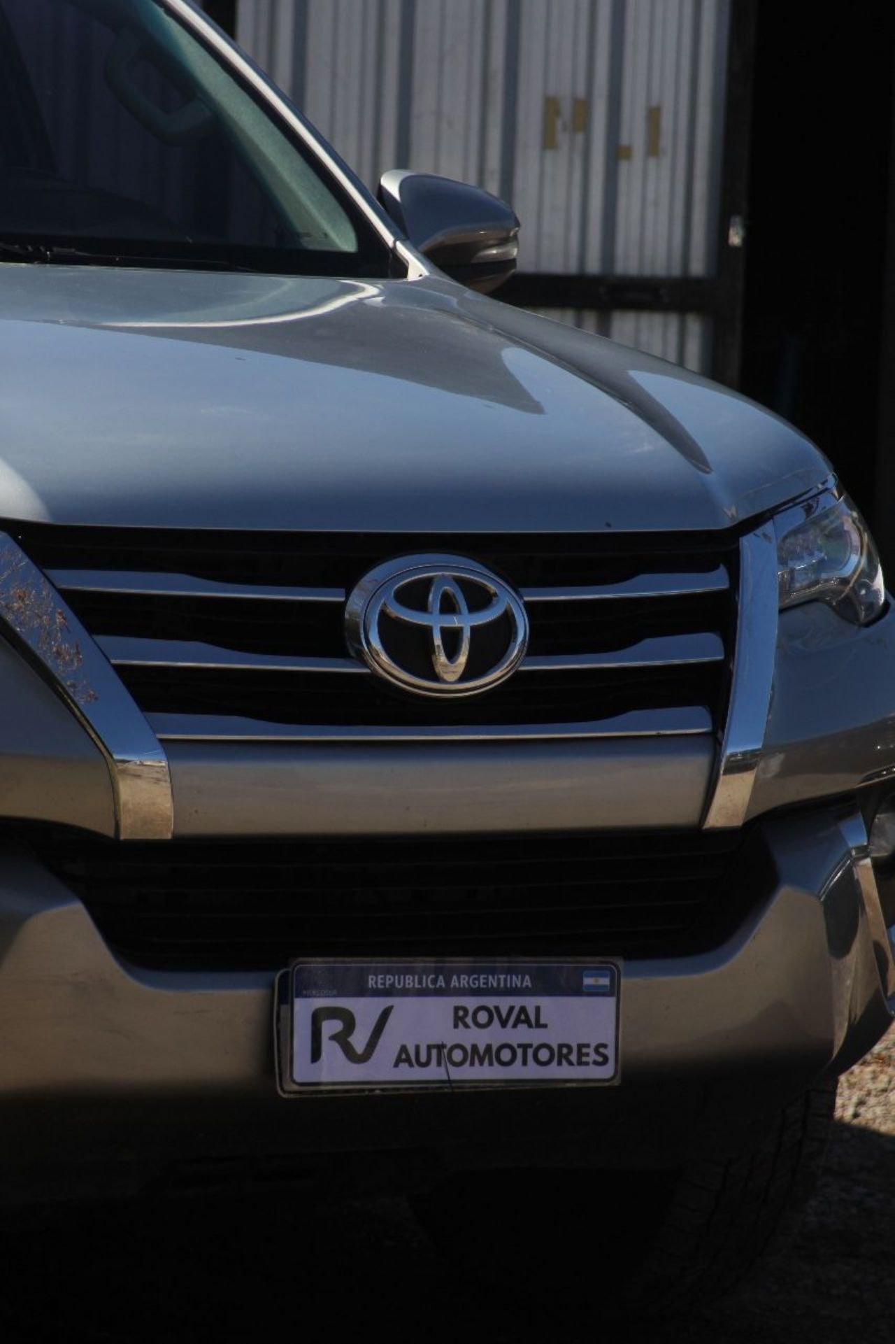 Toyota Hilux SW4 Usado Financiado en San Juan, deRuedas